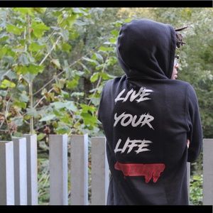 Meet your Posher, Gregory